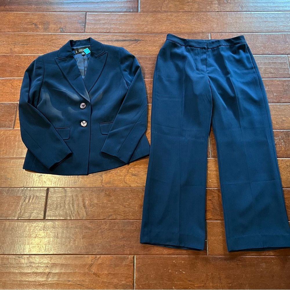 Navy Pinstriped Kasper Suit (Pants and Jacket) 6P vintage